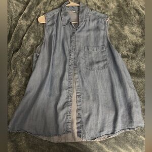 Time and Tru Sky Blue Denim Top   new without tag